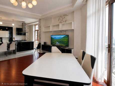 Аренда: 4-комнатная квартира, 137 м², Ağ şəhər: 1 600 ₼/мес 2