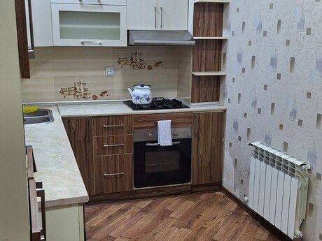 Объявление №6429166 - Баку, м. Иншаатчылар, 4-комн., 130 м², 2/16 этаж