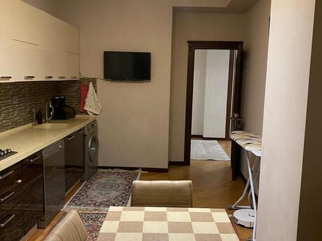 2-комнатная квартира, 117 м², 28 May: 300 000 ₼ 3