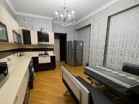 3 otaqlı mənzil, 138 m², Elmlər Akademiyası: 435 000 ₼ 3