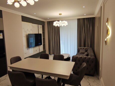 Аренда: 4-комнатная квартира, 155 м², 8 Noyabr: 2 000 ₼/мес 3