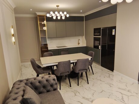 Аренда: 4-комнатная квартира, 155 м², 8 Noyabr: 2 000 ₼/мес 2