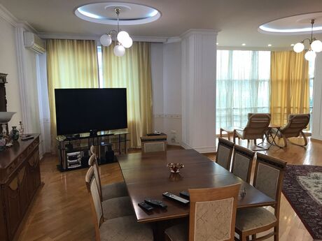 Kirayə 4 otaqlı mənzil, 220 m², 28 May: 1 500 ₼/ay 3