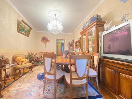 2 Qara Qarayev