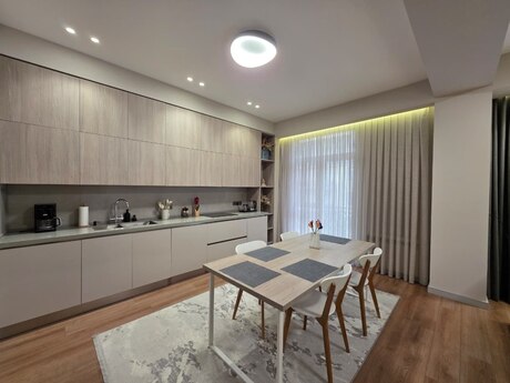 Kirayə 3 otaqlı mənzil, 130 m², Ağ şəhər: 3 000 ₼/ay 5