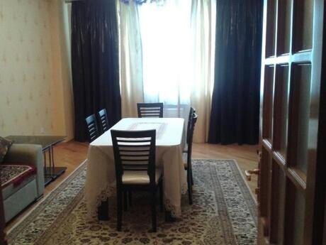 Аренда: 3-комнатная квартира, 85 м², 28 May: 800 ₼/мес 2