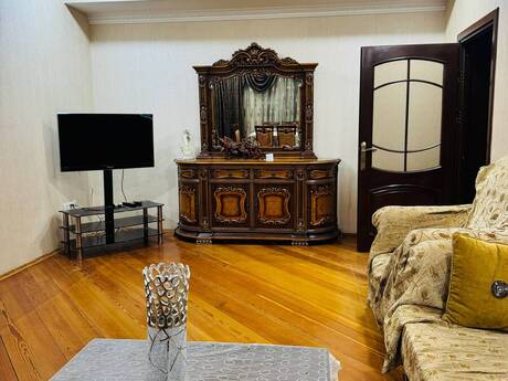 Kirayə 2 otaqlı mənzil, 85 m², İnşaatçılar: 700 ₼/ay 3