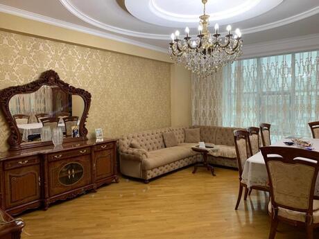 Kirayə 4 otaqlı mənzil, 180 m², Nizami: 1 800 ₼/ay 2