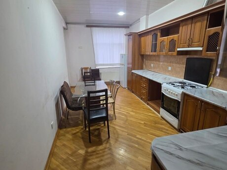 2 otaq · 90 m² · 12/18 mərtəbə, Memar Əcəmi