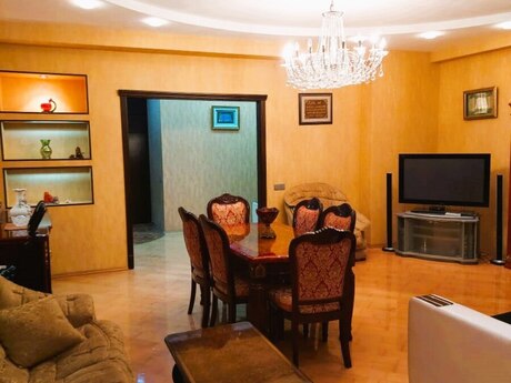 Kirayə 2 otaqlı mənzil, 110 m², 28 May: 1 000 ₼/ay 2