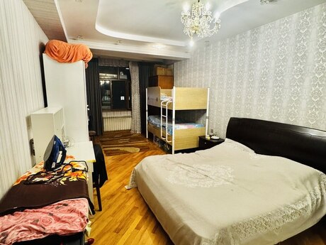 3-комнатная квартира, 112 м², 8-ci mikrorayon: 291 600 ₼ 4