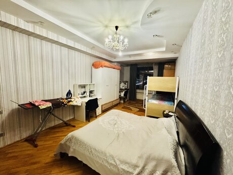 3-комнатная квартира, 112 м², 8-ci mikrorayon: 291 600 ₼ 5