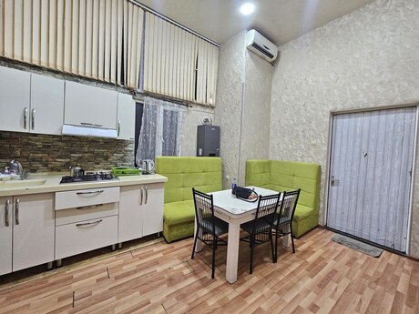 Elan №6430084 - Bakı, Sahil m., 3 otaqlı, 100 m², 2/3 mərtəbə