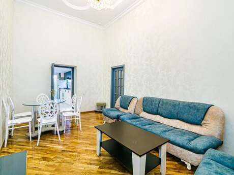 3-room apartment for rent, 90 m², Sahil: 70 ₼/mo 3