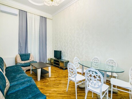 3-room apartment for rent, 90 m², Sahil: 70 ₼/mo 2