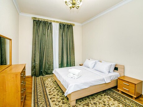 3-room apartment for rent, 90 m², Sahil: 70 ₼/mo 5