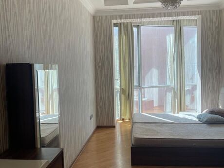 Kirayə 3 otaqlı mənzil, 125 m², 8 Noyabr: 1 300 ₼/ay 2