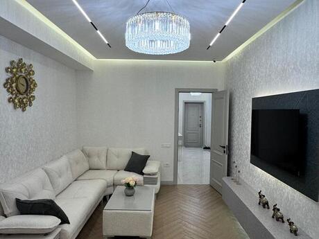 3 otaqlı mənzil, 108 m², 28 May: 430 000 ₼ 2