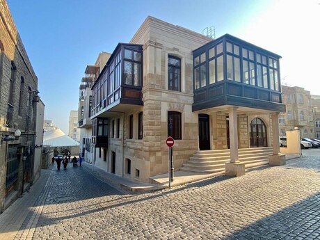 4 rooms · 104 m² · floor 3/3, İçəri Şəhər