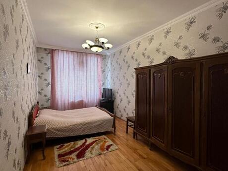 Kirayə 3 otaqlı mənzil, 150 m², 8 Noyabr: 1 000 ₼/ay 3