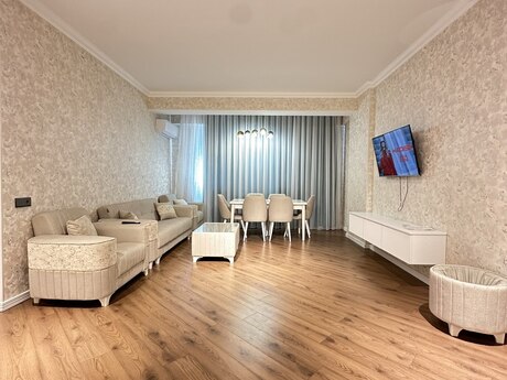 3 rooms · 135 m² · floor 3/17, 20 Yanvar
