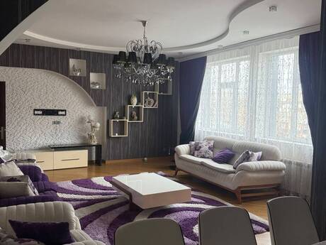 3-room apartment for rent, 132 m², 8-ci mikrorayon: 1 200 ₼/mo 2