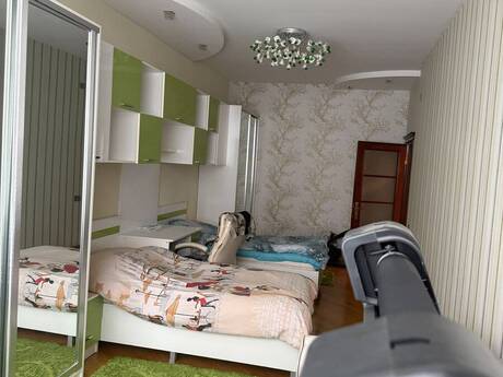 3-room apartment for rent, 132 m², 8-ci mikrorayon: 1 200 ₼/mo 5