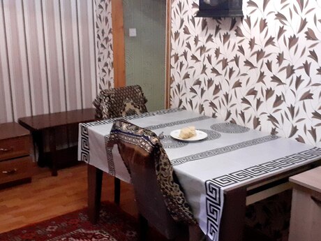 3-room apartment for rent, 120 m², Azadlıq Prospekti: 100 ₼/mo 3