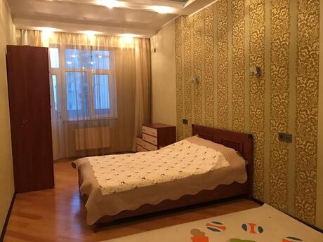 Kirayə 3 otaqlı mənzil, 130 m², Nizami: 1 200 ₼/ay 4
