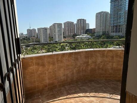 4-комнатная квартира, 165 м², Elmlər Akademiyası: 449 000 ₼ 4