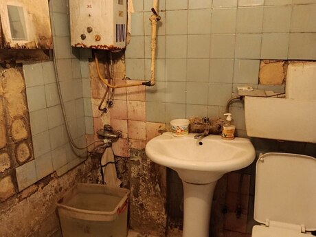 İnşaatçılarda 2 otaqlı köhnə tikili mənzil satılır, 55 m², 138 000 AZN, şəkil 4 / 5