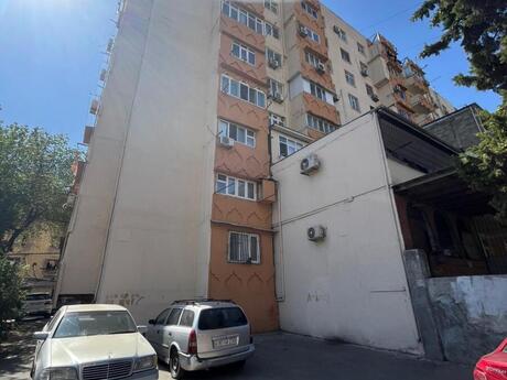 4-room apartment, 100 m², 8-ci mikrorayon: 260 000 ₼ 2