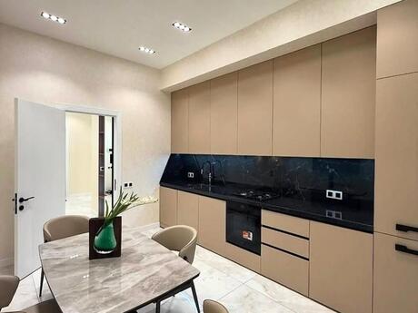 Kirayə 2 otaqlı mənzil, 80 m², 28 May: 1 200 ₼/ay 4