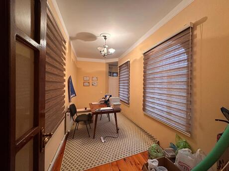 10 otaqlı həyət evi, 390 m², Badamdar: 650 000 ₼ 5