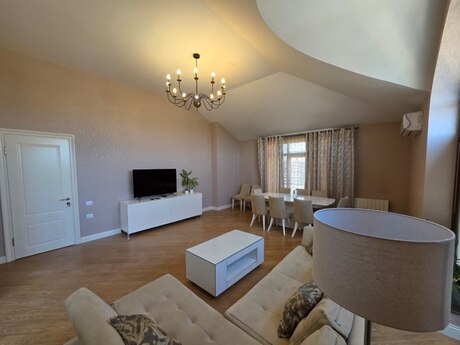 Kirayə 3 otaqlı mənzil, 164 m², Nizami: 1 500 ₼/ay 3