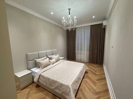 Kirayə 4 otaqlı mənzil, 180 m², Nizami: 3 500 ₼/ay 5