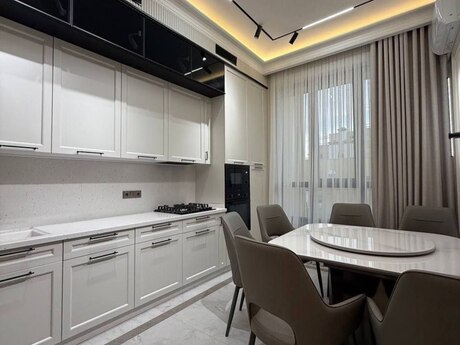 Kirayə 4 otaqlı mənzil, 190 m², Nizami: 4 500 ₼/ay 3