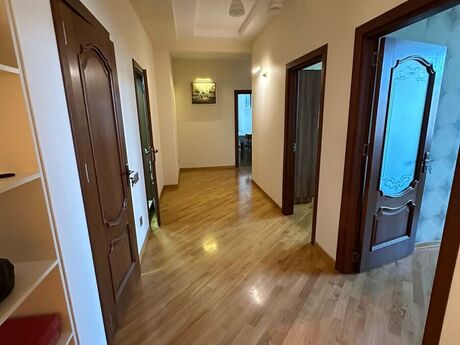 3-room apartment for rent, 108 m², 7-ci mikrorayon: 900 ₼/mo 2