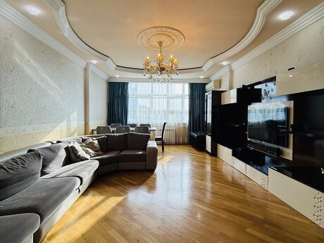3 otaq · 133 m² · 3/17 mərtəbə, Xalqlar Dostluğu