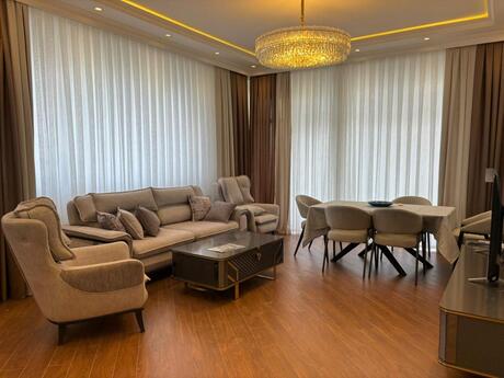 Kirayə 3 otaqlı mənzil, 120 m², Ağ şəhər: 2 800 ₼/ay 3