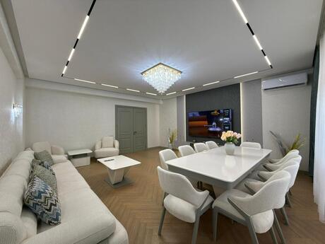 4 otaqlı mənzil, 185 m², 28 May: 780 000 ₼ 5