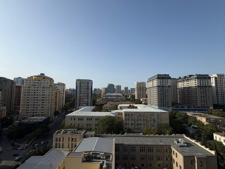 4 otaqlı mənzil, 200 m², 28 May: 600 000 ₼ 4