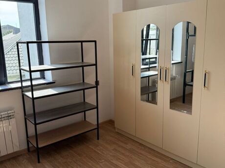 Kirayə 8 otaqlı mənzil, 400 m², İnşaatçılar: 150 ₼/ay 4