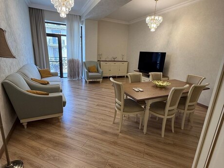 4-room apartment for rent, 165 m², Ağ şəhər: 2 600 ₼/mo 2
