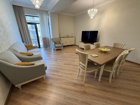 4-room apartment for rent, 165 m², Ağ şəhər: 2 600 ₼/mo 3