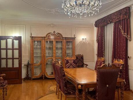 5 otaqlı mənzil, 247 m², Nizami: 550 000 ₼ 3