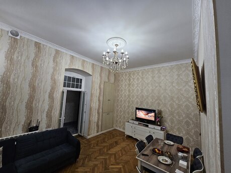 5 otaqlı mənzil, 140 m², Sahil: 710 000 ₼ 5