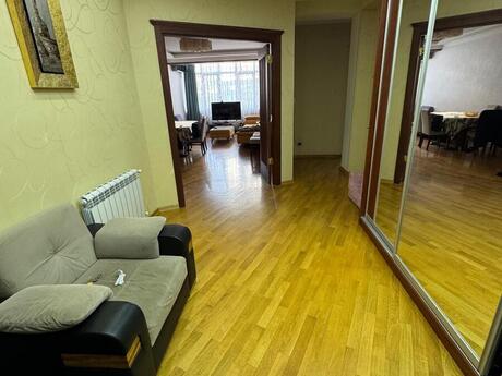 3 otaq · 122 m² · 3/13 mərtəbə, Badamdar