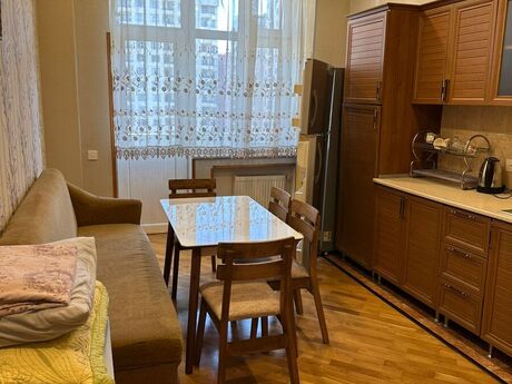 Kirayə 3 otaqlı mənzil, 140 m², 8 Noyabr: 1 197 ₼/ay 5