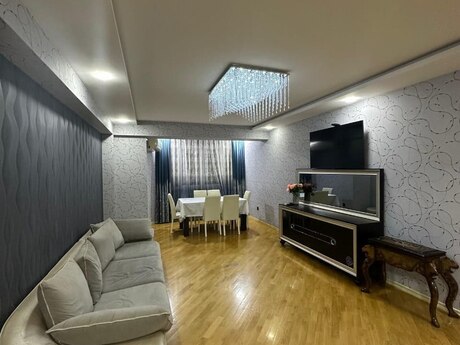 4 otaq · 127 m² · 9/12 mərtəbə, İnşaatçılar